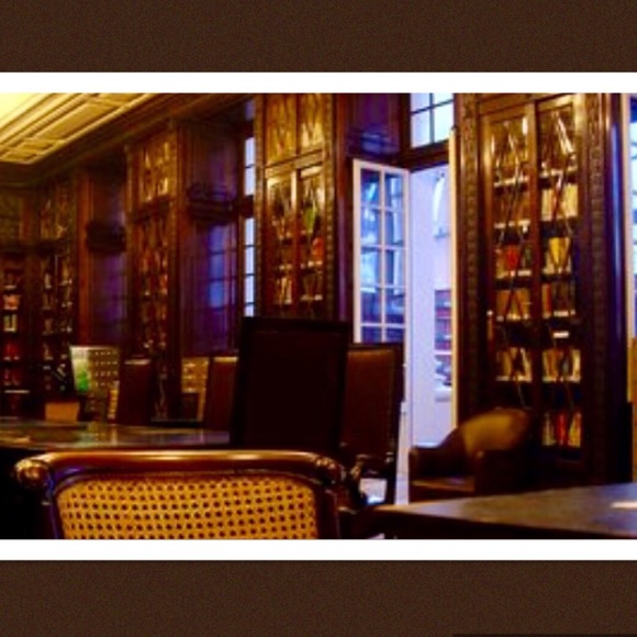 🚫on hold🚫mystery box bundle of books 5 for $10 - Picture 5 of 8